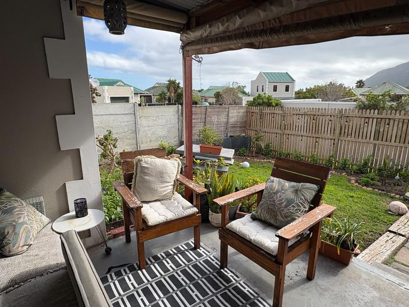 To Let 2 Bedroom Property for Rent in Sunnydale Western Cape